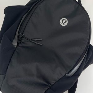 Lululemon Fast and Free backpack EXCELLENT USED CONDITION